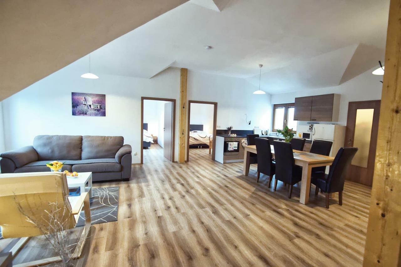 "U Capa" Krasny Apartman V Sedleci Sedlec  Ngoại thất bức ảnh
