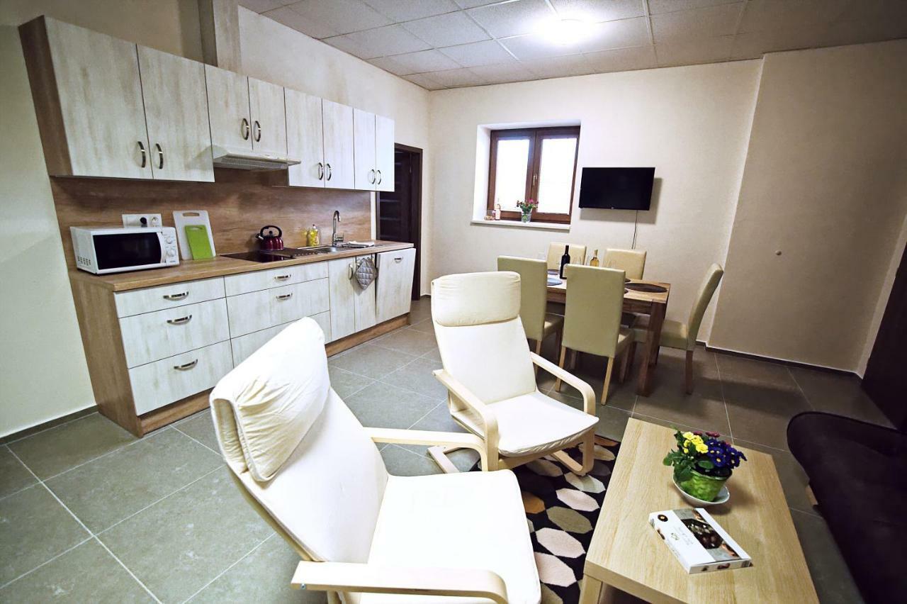 "U Capa" Krasny Apartman V Sedleci Sedlec  Ngoại thất bức ảnh